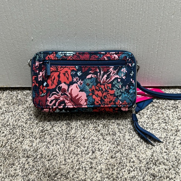 VERA BRADLEY Cabbage Rose Cabernet RFID All In One Crossbody Bag Wallet - Picture 2 of 6